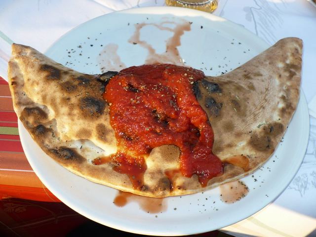 Calzone napoletano al forno