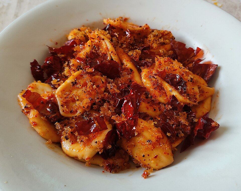 Strascinati con mollica e peperoni cruschi